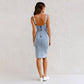Justerbart axelbands U-ringad slitsad denim bodycon cami klänning