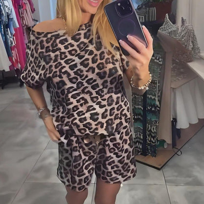 Set med off-shoulder-top och shorts med leopardmönster