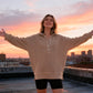 🎉🧥 Långärmad hoodie för dam – V-ringning med knappdetaljer, avslappnad passform och sidoslitsar – elegant utan ansträngning 🌸✨
