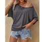 Avslappnad damtopp med kort ärm och off-shoulder