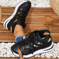 Andningsbara sneakers med snörning och utskärningar